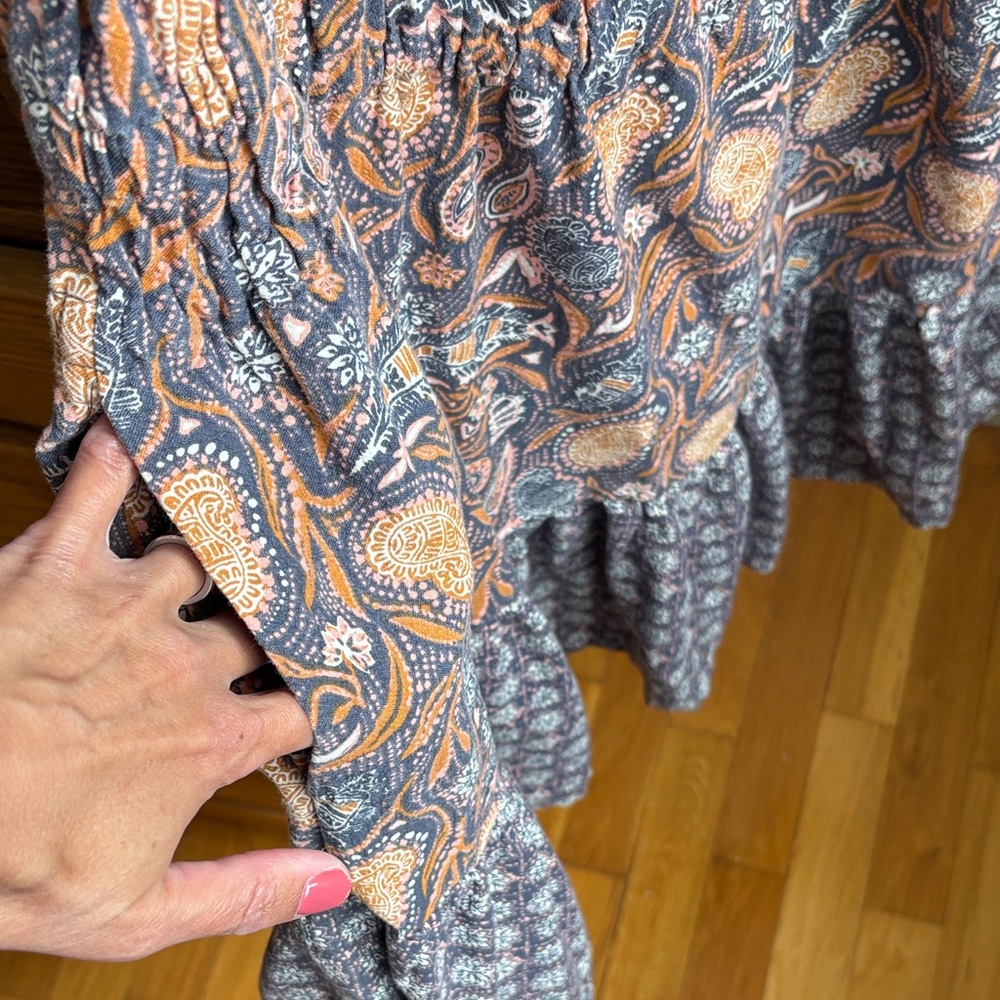 Chic Paisley Ruffle Dress - Picture 4 of 7